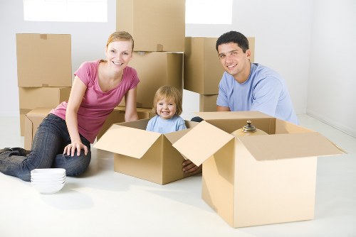Packing boxes and protective materials for homes in Islington