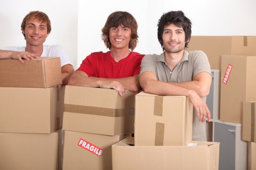 Local moving truck service for Islington streets and access challenges